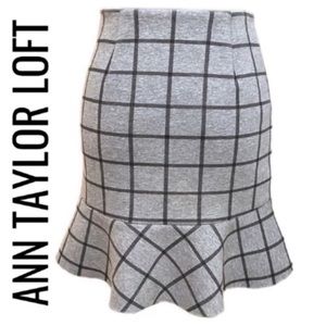 Ann Taylor Loft Gray Black Plaid Pleated Fit and Flare Skirt Women’s Size XSP